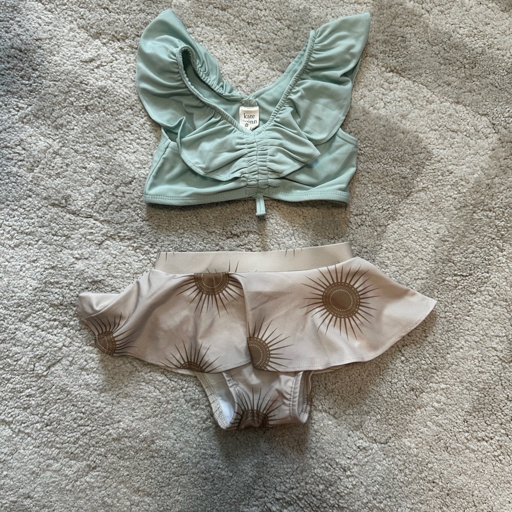 Kate Quinn Baby Girl’s Ruffled Swim Set LIKE NEW